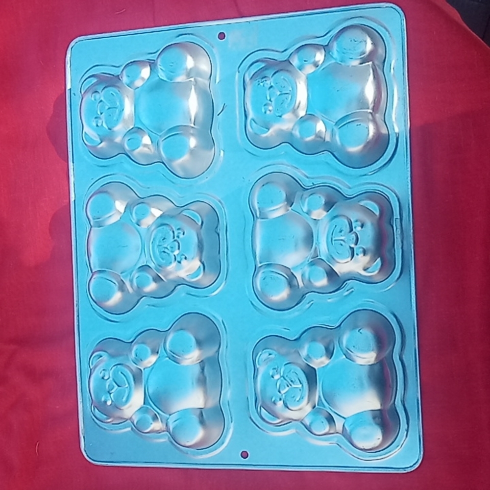 1991 Wilton Teddy Bear Cupcake Pan